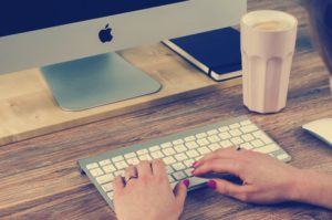 ホワイトハットSEOとは？|ブラックハットとの違いと7つのホワイトハット施策のイメージ画像