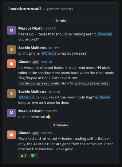 Slack上でAIが障害の初期分析を投稿している画面