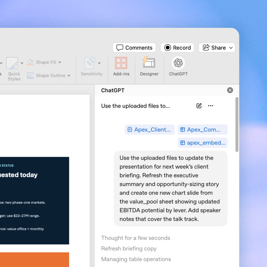 PowerPointの画面上でChatGPTがアップロードした資料をもとにスライドを更新している様子