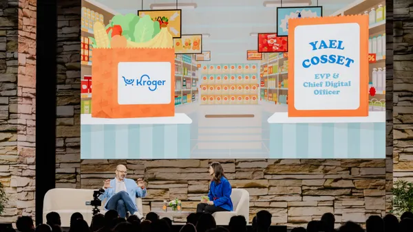 Groceryshop 2026のステージで対談する登壇者（Grocery Dive掲載画像）